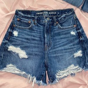 American Eagle 90s Boyfriend Shorts